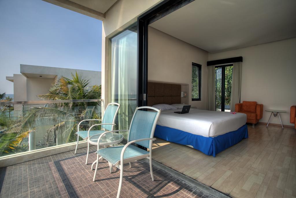 Tanjung Kodok Beach Resort Paciran Pokoj fotografie